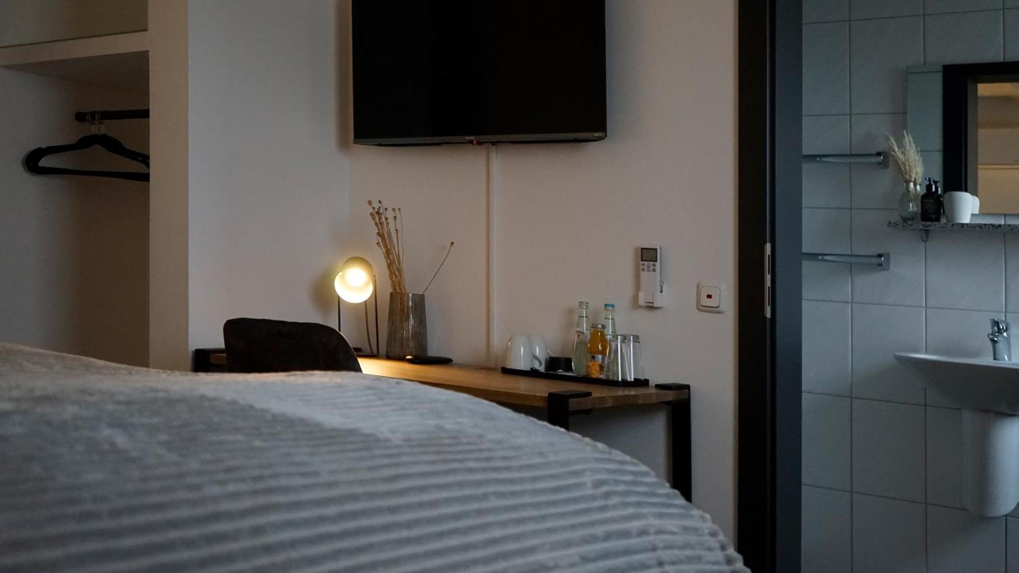 1 Bett Zimmer In Ehemaligen Hotel Siegen Eksteriør billede